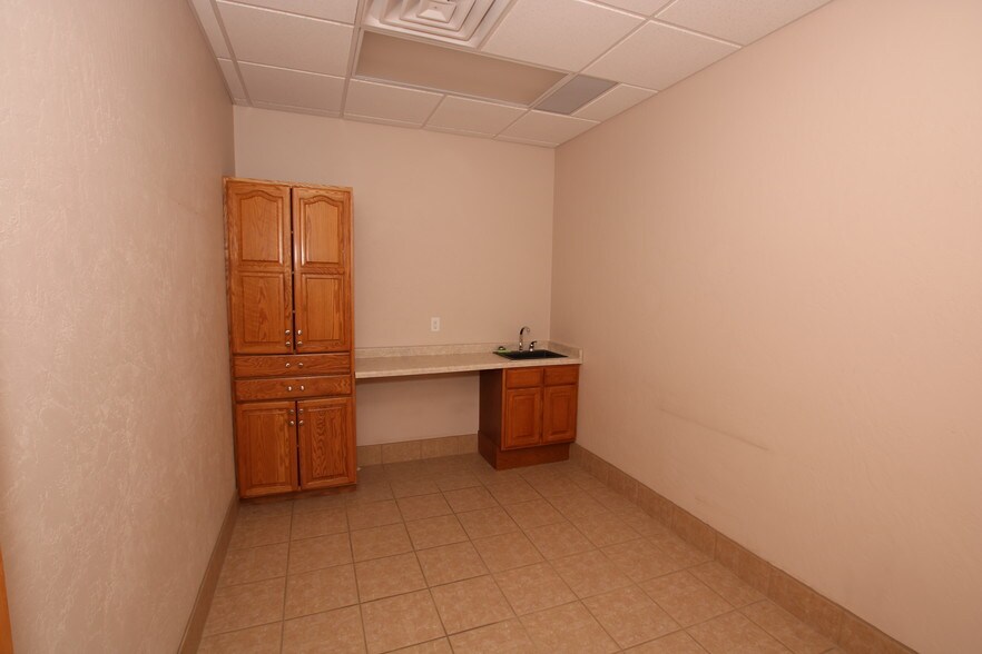 More Photos Of 525 N Peters Ave, Fond Du Lac Storefront Retail Office For Sale