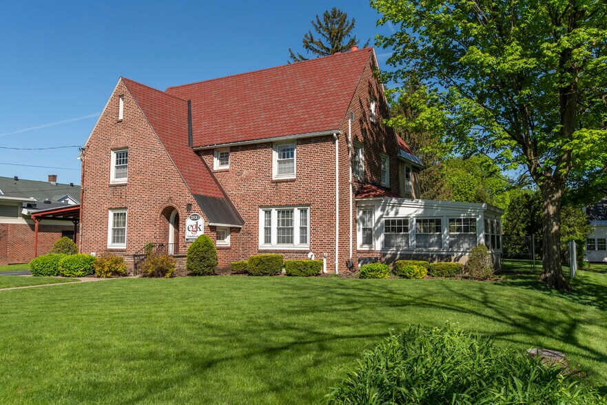 More Photos Of 2810 Genesee St, Utica Office For Sale