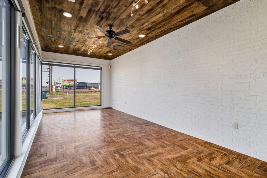 More Photos Of 1000 Louisville Ave, Monroe Office For Sale