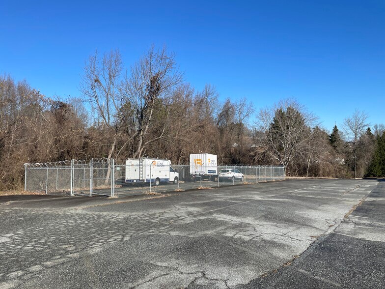 More Photos Of 1920 W Green Dr, High Point Warehouse For Lease