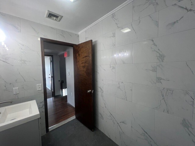 More Photos Of 33 N Main St, Marlboro Office For Lease