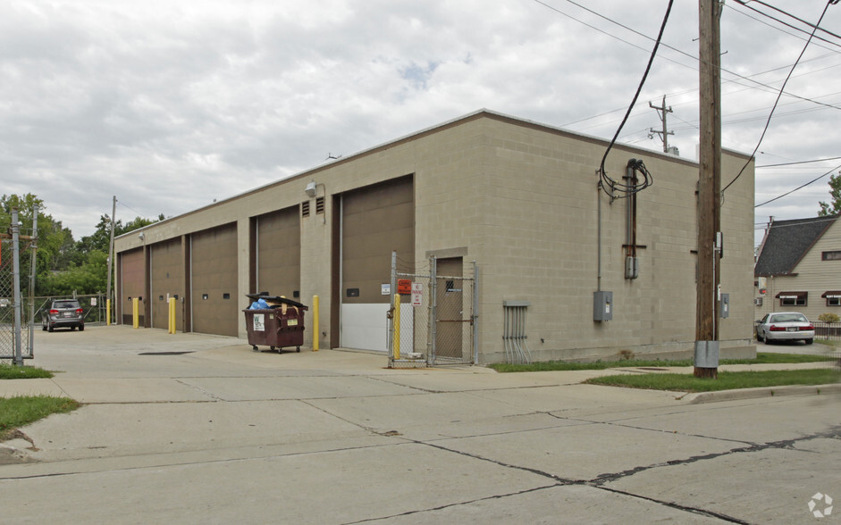 Primary Photo Of 2321 S Burrell St, Milwaukee Service For Lease