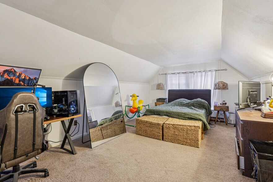 More Photos Of 43 E Main St, Stony Point Specialty For Sale