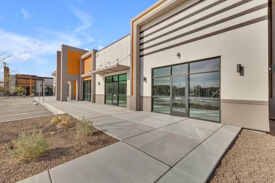 More Photos Of 403 Executive Center Blvd, El Paso Storefront Retail Office For Lease