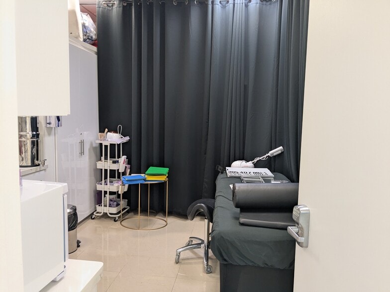More Photos Of 8950 SW 74th Ct, Miami Medical For Lease