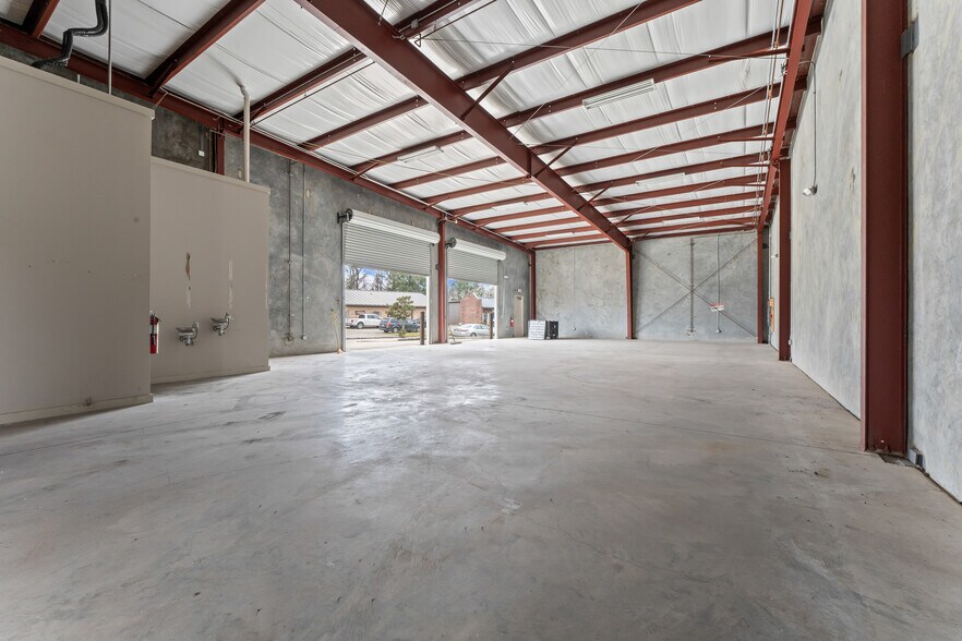 More Photos Of 6768 Complex Dr, Baton Rouge Industrial For Lease