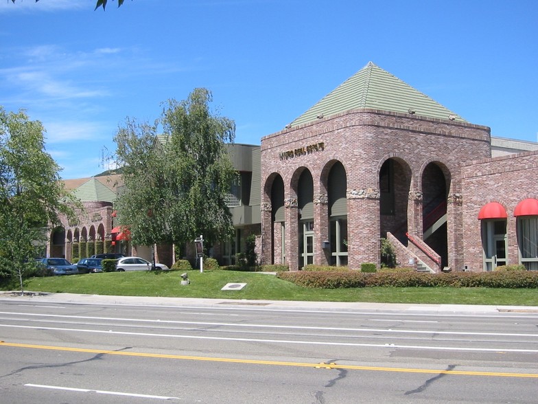 Primary Photo Of 39654-39678 Mission Blvd, Fremont Office For Lease