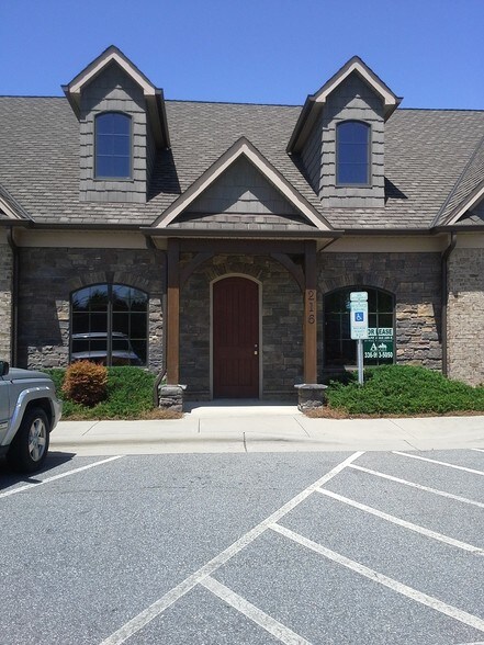 More Photos Of 900 Old Winston Rd, Kernersville Medical For Lease