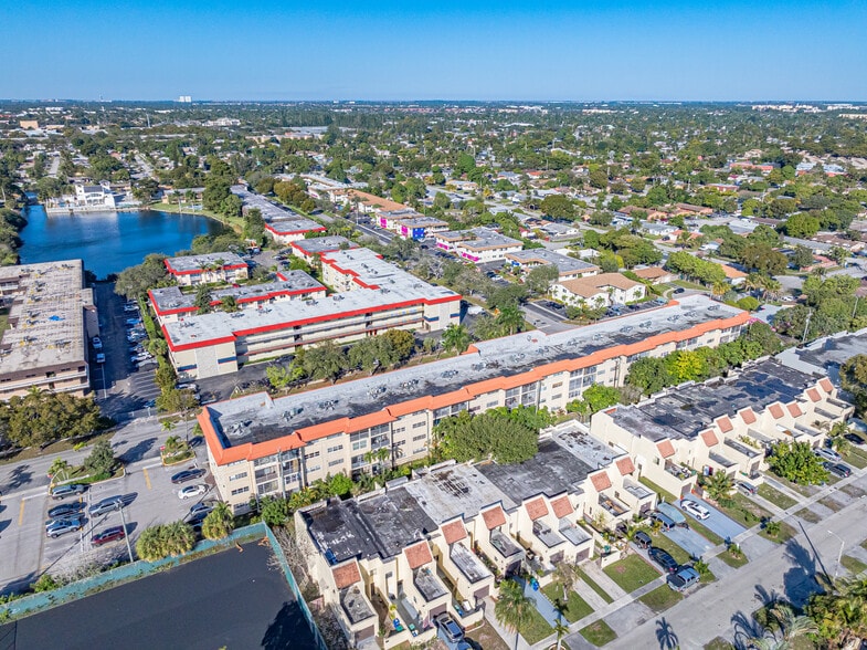 More Photos Of 5971 NW 17th Pl, Sunrise Apartments For Sale