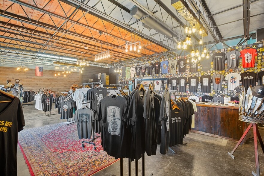 More Photos Of 4701 Hudson Bend Rd, Austin Freestanding For Sale