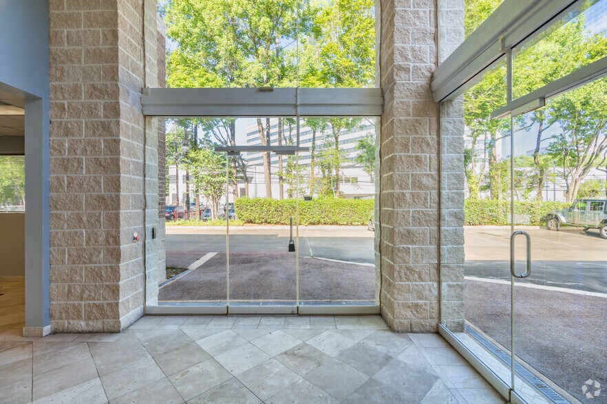 More Photos Of 3808 World Houston Pky, Houston Office For Sale