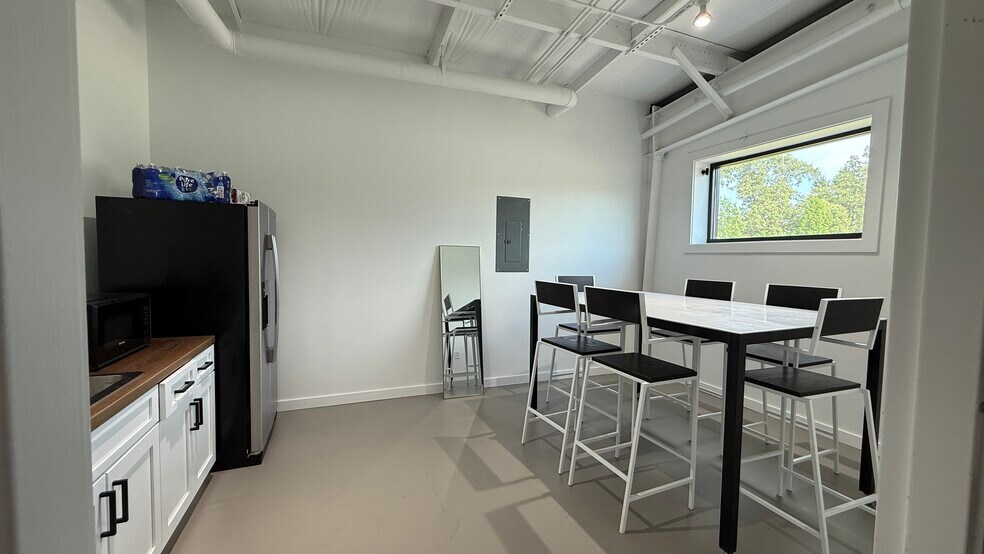 More Photos Of 413 Blooming Loop, Irmo Flex For Sale
