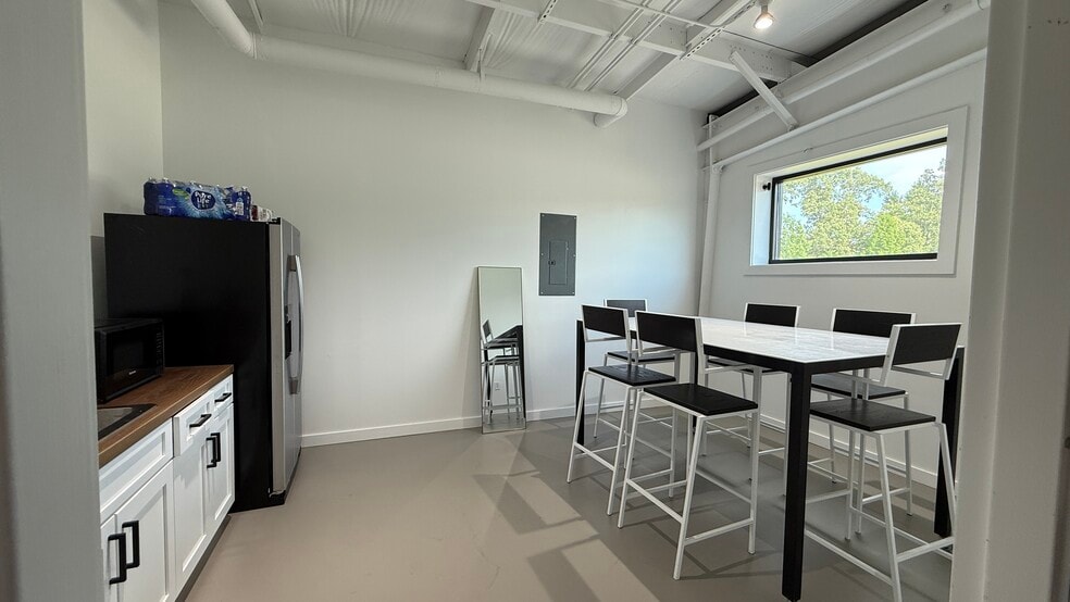 More Photos Of 413 Blooming Loop, Irmo Flex For Sale