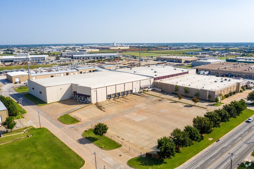 More Photos Of 311 NW 122nd St, Oklahoma City Warehouse For Lease