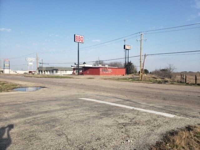 Primary Photo Of 6070 W US Highway 80, Terrell Convenience Store For Sale