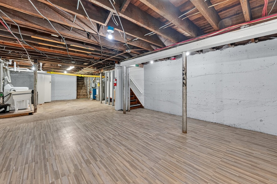 More Photos Of 160 Bloomfield Ave, Verona Storefront Retail Office For Sale