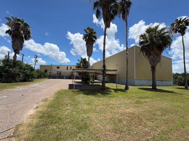 More Photos Of 1300 W US Highway 83, Alamo Warehouse For Sale