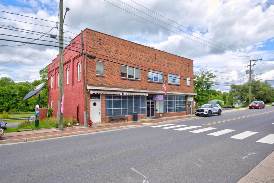 More Photos Of 162-166 N Main St, Broadway Office For Sale