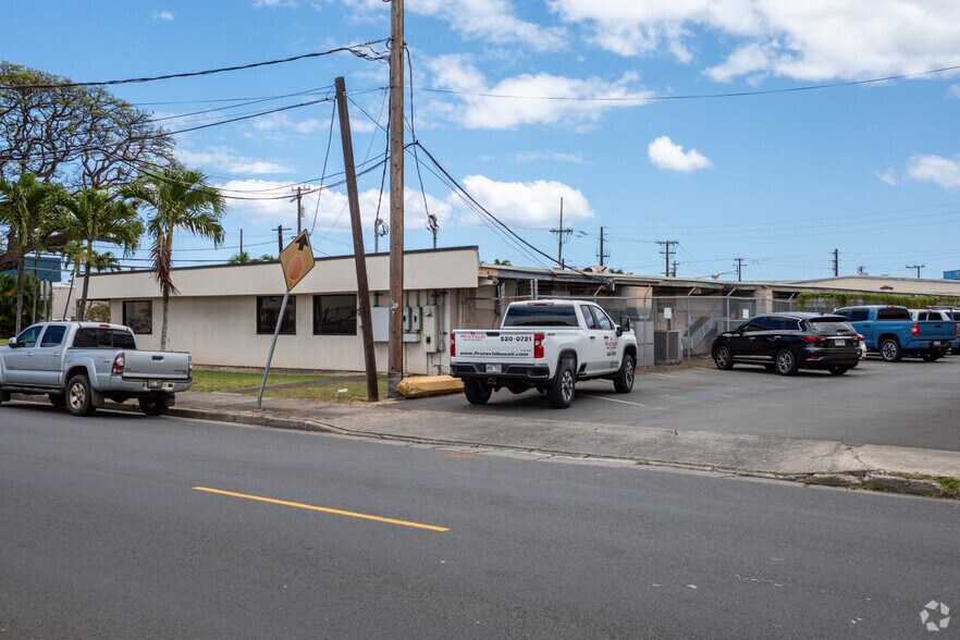 More Photos Of 534-544 Ohohia St, Honolulu Service For Lease