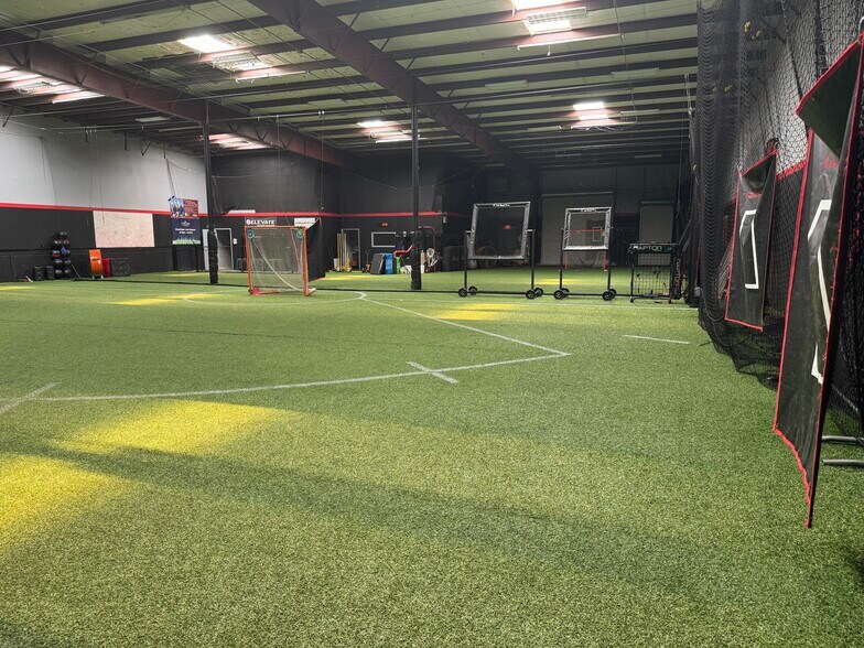 More Photos Of 1060 Union Center Dr, Alpharetta Distribution For Lease