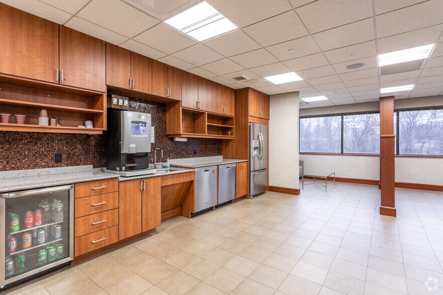 More Photos Of 55 Greens Farms Rd, Westport Office For Sale