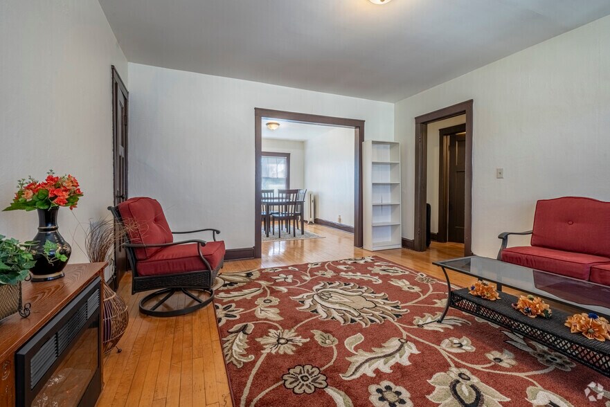 More Photos Of 2821 Monroe St, Madison Apartments For Sale