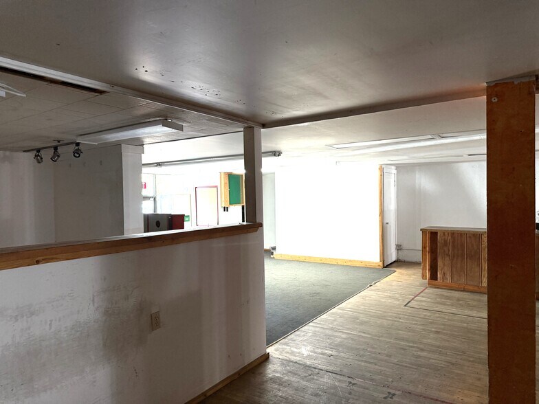 More Photos Of 513 S Main St, Moscow Storefront For Sale