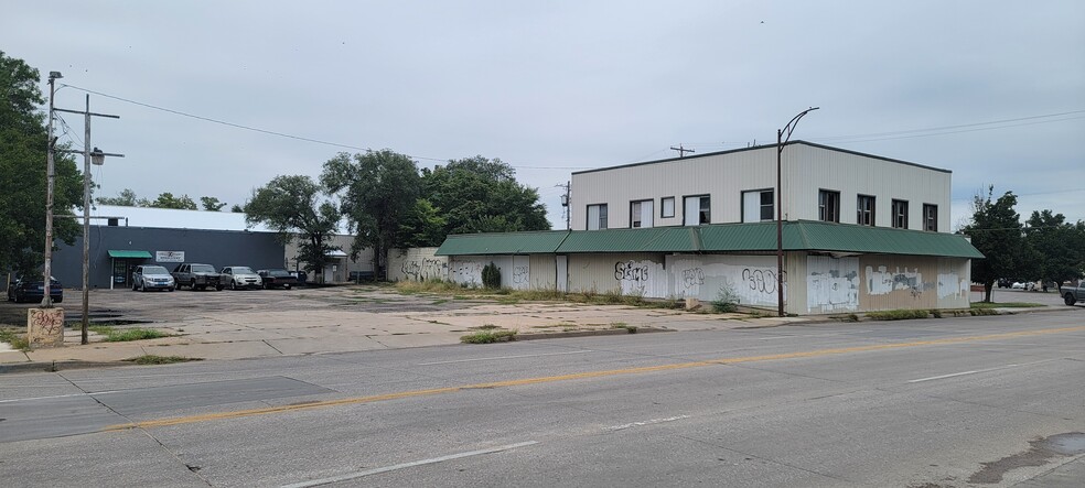 Primary Photo Of 914 E Harry St, Wichita Storefront Retail Residential For Sale