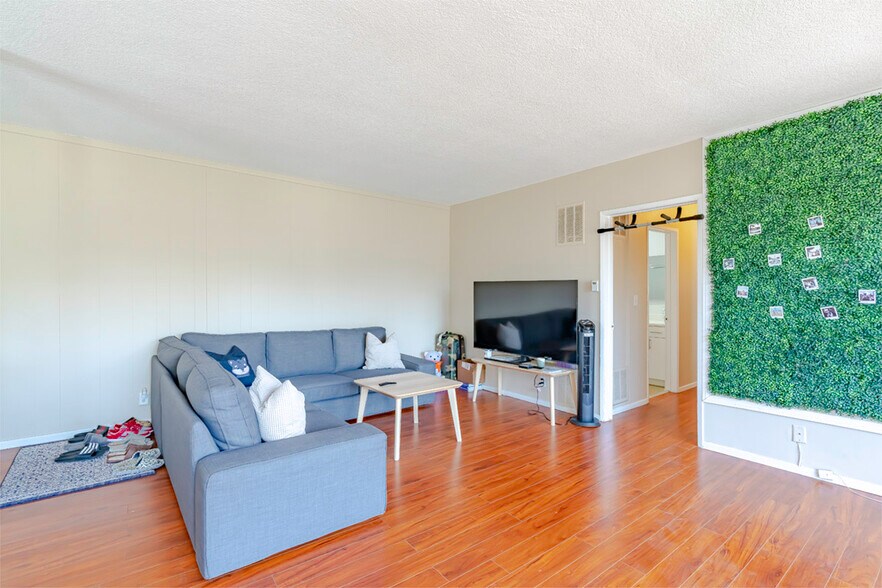 More Photos Of 741 S Hobart Blvd, Los Angeles Apartments For Sale