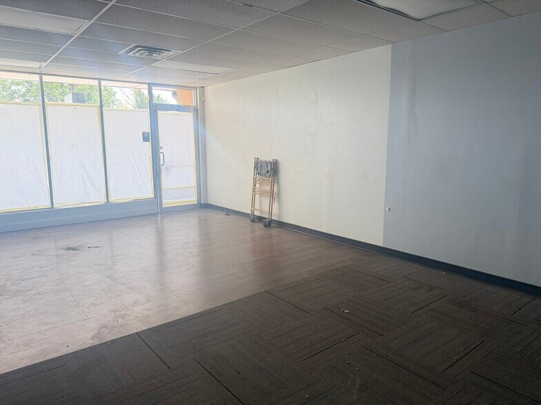 More Photos Of 2715 S Colorado Blvd, Denver Unknown For Lease