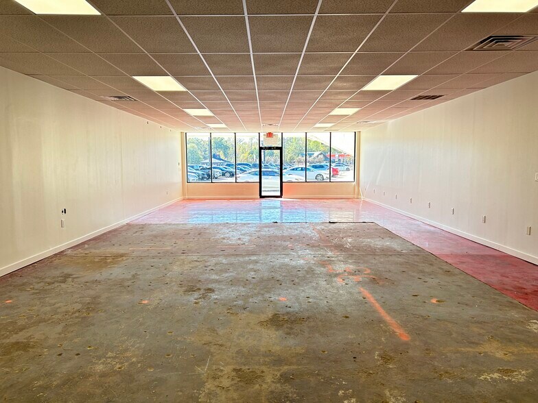 More Photos Of 928 S Park St, Carrollton Storefront Retail Office For Lease