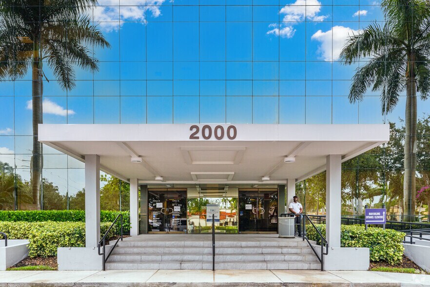 More Photos Of 2000 Glades Rd, Boca Raton Office For Sale