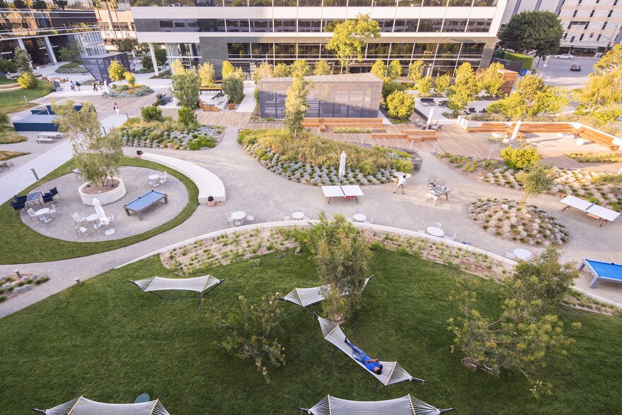 More Photos Of 6060 Center Dr, Los Angeles Office For Lease