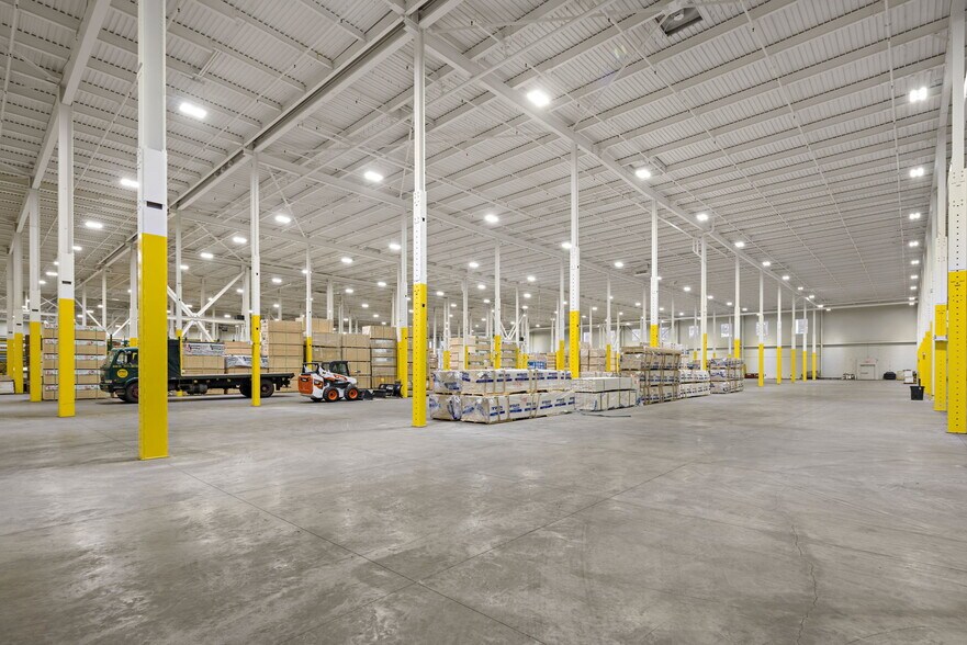 More Photos Of 6001 Tonnelle Ave, North Bergen Warehouse For Lease