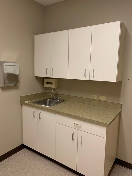 More Photos Of 5731 Silverstone Ter, Colorado Springs Medical For Lease
