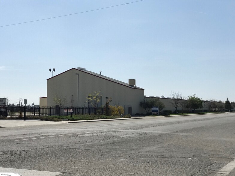 Primary Photo Of 3947 E Brundage Ln, Bakersfield Manufacturing For Lease