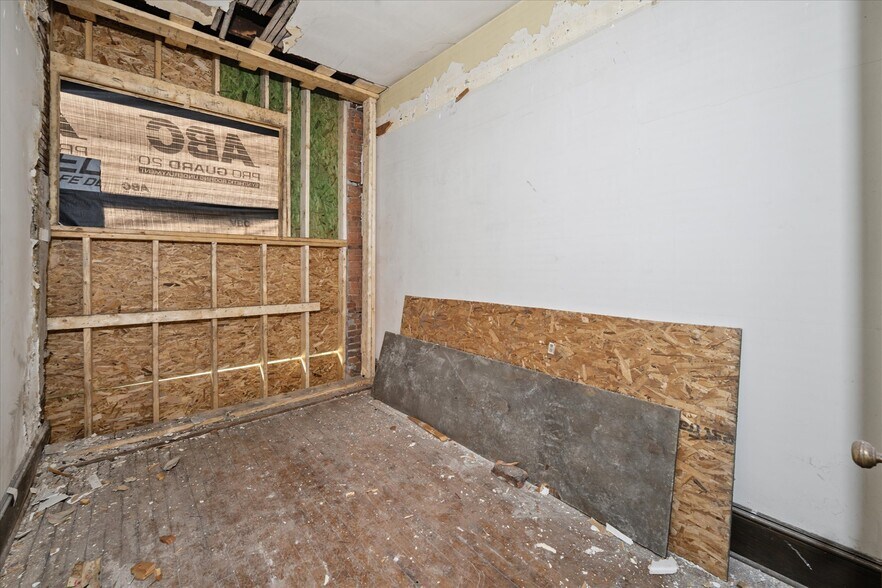 More Photos Of 5505 Lorain Ave, Cleveland Storefront Retail Residential For Sale