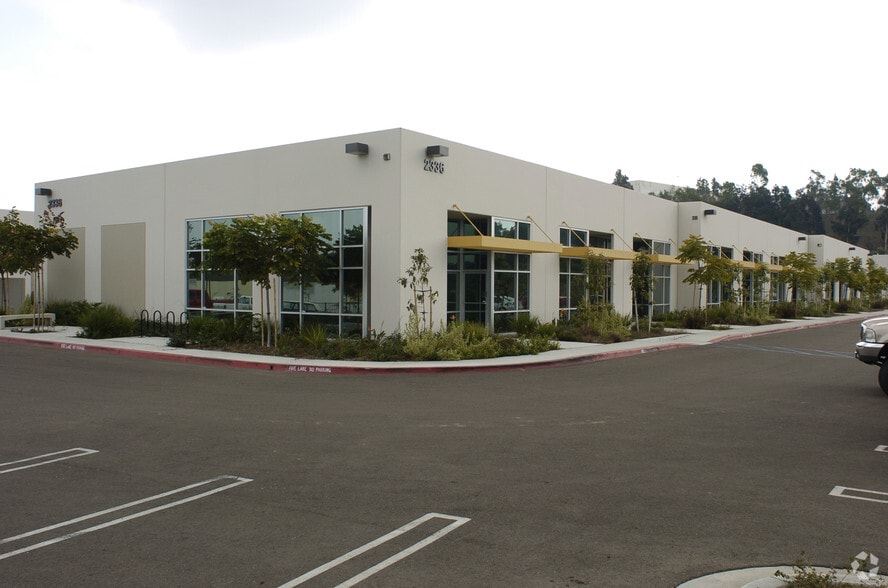 More Photos Of 2330 La Mirada Dr, Vista Unknown For Lease