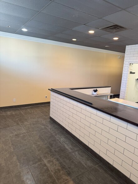 More Photos Of 1985 Route 22 W, Scotch Plains Storefront Retail Office For Lease