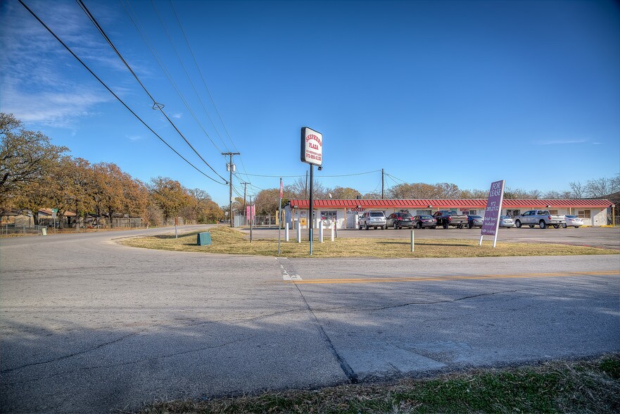 More Photos Of 3300 Shepherd Ln, Balch Springs Freestanding For Sale
