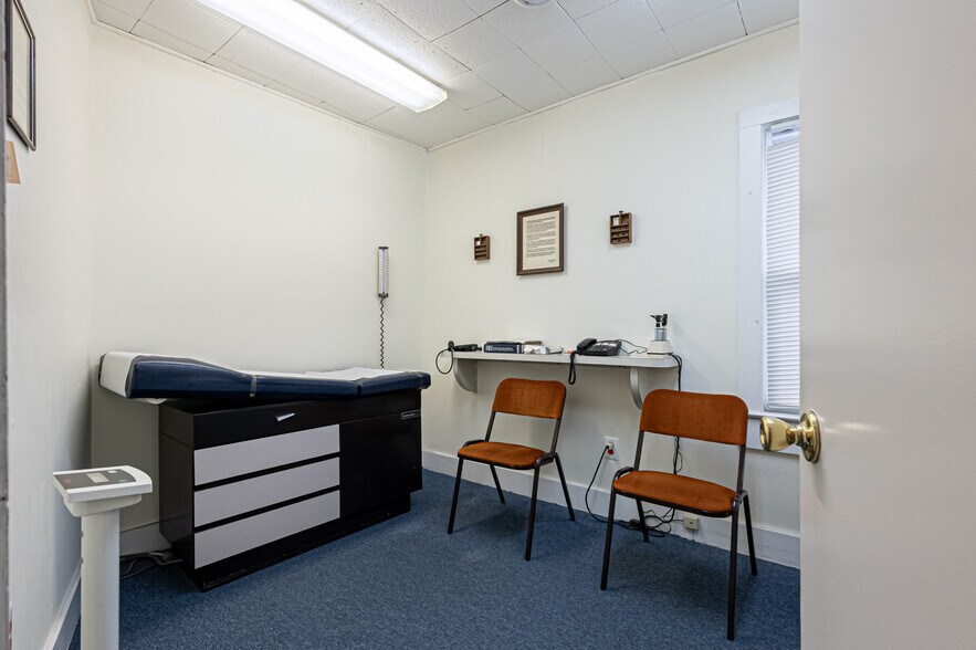 More Photos Of 1001 New Rd, Northfield Office For Sale