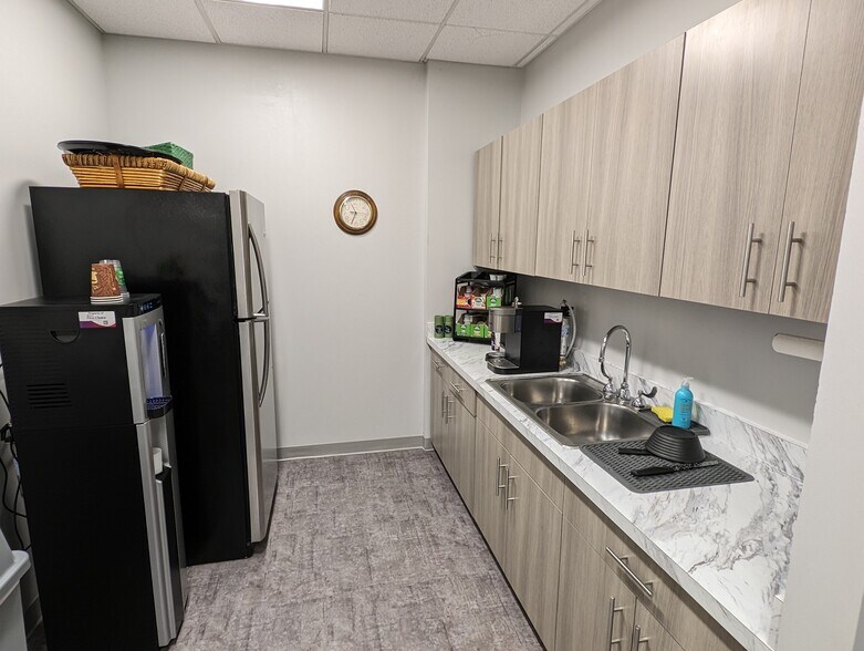 More Photos Of 61 John Muir Dr, Buffalo Unknown For Lease