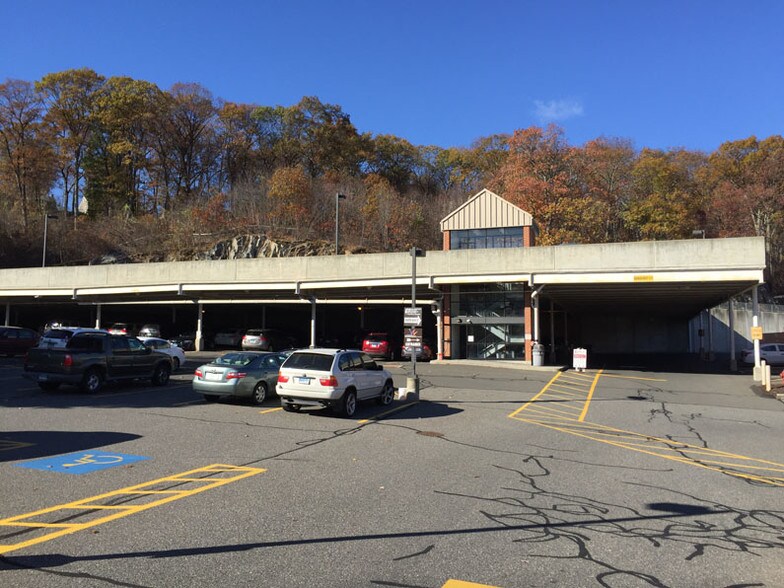 More Photos Of 160 Robbins St, Waterbury Medical For Lease