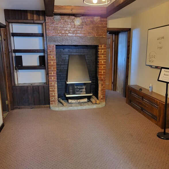 More Photos Of 5319 Route 9W, Newburgh Funeral Home For Sale