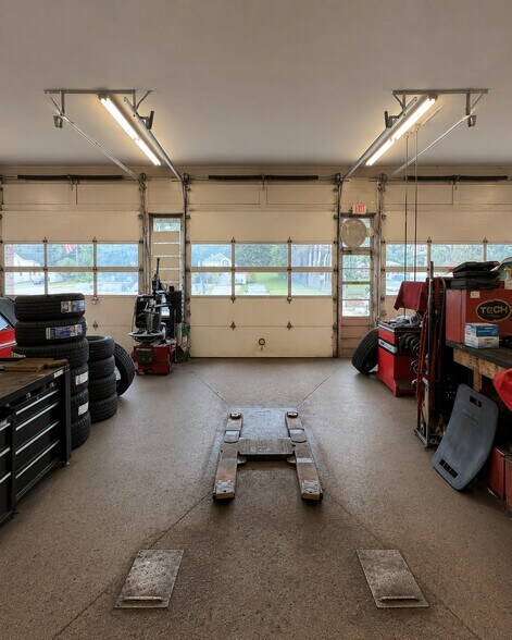 More Photos Of 262 Quassaick Ave, New Windsor Township Auto Repair For Sale