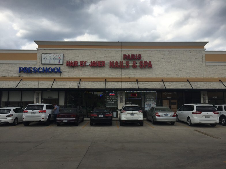 More Photos Of 5506 Bellaire Blvd, Houston Unknown For Lease