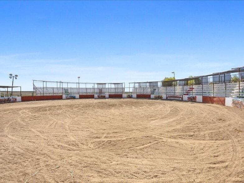 More Photos Of 34338 Nevis Ave, Mc Farland Horse Stables For Sale