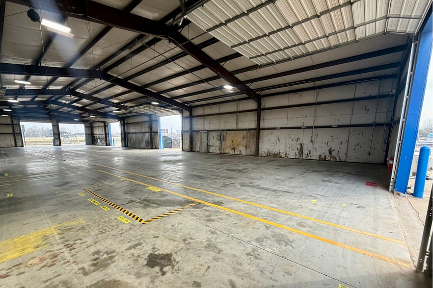 More Photos Of 34705 Katy Fwy, Brookshire Warehouse For Lease