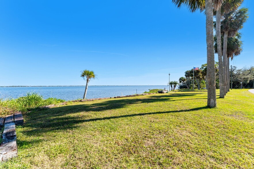 More Photos Of 2716 Riverview Dr, Melbourne Apartments For Sale