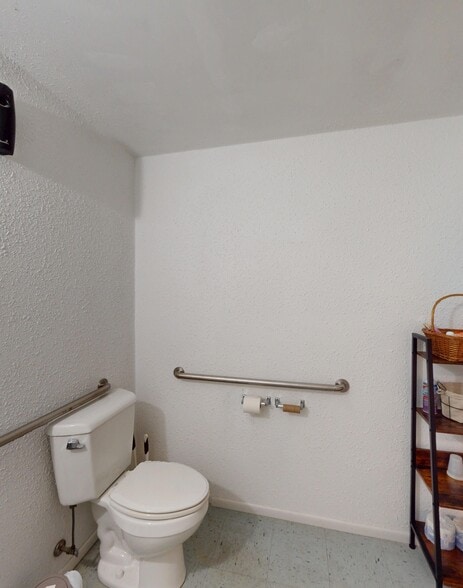 More Photos Of 215 W College Ave, Greenville Storefront Retail Office For Lease